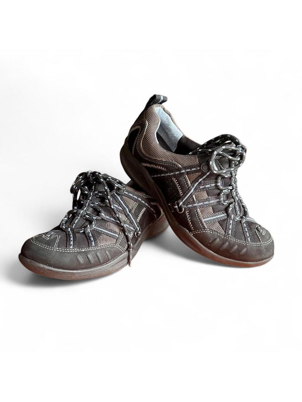Clarks Wave Women’s Comfort Walking Sneakers